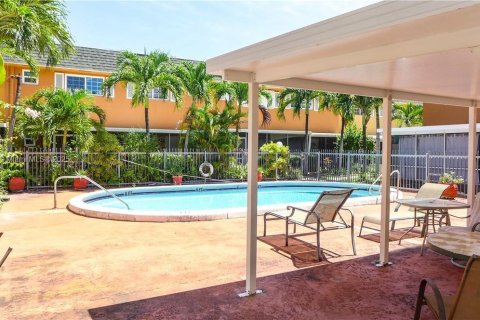 Купить кондоминиум в Холливуд, Флорида 2 спальни, 120.77м2, № 1930750 - фото 5