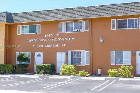 Купить кондоминиум в Холливуд, Флорида 2 спальни, 120.77м2, № 1930750 - фото 4