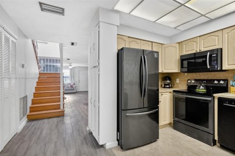 Copropriété à vendre à Hollywood, Floride: 2 chambres, 120.77 m2 № 1930750 - photo 15