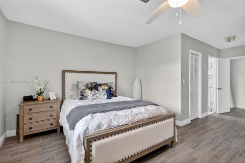 Купить кондоминиум в Холливуд, Флорида 2 спальни, 120.77м2, № 1930750 - фото 2