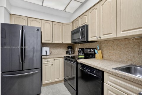 Купить кондоминиум в Холливуд, Флорида 2 спальни, 120.77м2, № 1930750 - фото 9