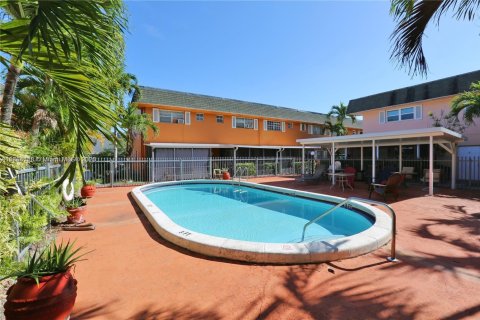 Купить кондоминиум в Холливуд, Флорида 2 спальни, 120.77м2, № 1930750 - фото 16