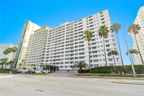 Купить кондоминиум в Майами-Бич, Флорида 1 спальня, 89.56м2, № 2012554 - фото 21