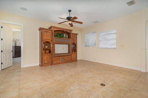 Casa en venta en Lake Mary, Florida, 4 dormitorios, 281.59 m2 № 1786393 - foto 18