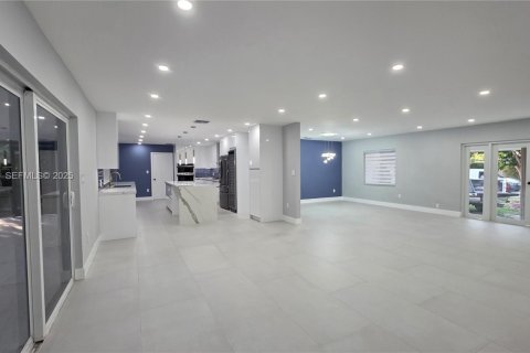 Снять в аренду виллу или дом в Майами, Флорида 4 спальни, 204.57м2, № 1992631 - фото 4