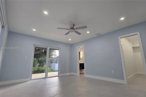 Снять в аренду виллу или дом в Майами, Флорида 4 спальни, 204.57м2, № 1992631 - фото 19