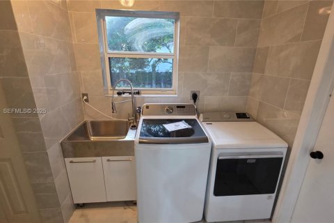 Снять в аренду виллу или дом в Майами, Флорида 4 спальни, 204.57м2, № 1992631 - фото 27