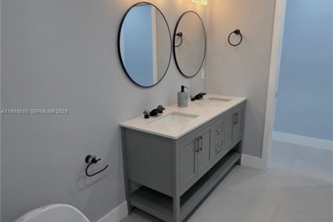 Снять в аренду виллу или дом в Майами, Флорида 4 спальни, 204.57м2, № 1992631 - фото 13