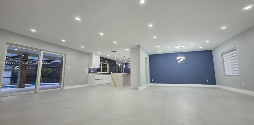 Дом в Майами, Флорида 4 спальни, 204.57м2 № 1992631