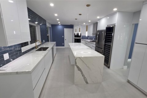 Снять в аренду виллу или дом в Майами, Флорида 4 спальни, 204.57м2, № 1992631 - фото 5