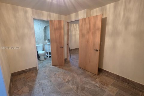 Снять в аренду виллу или дом в Майами, Флорида 4 спальни, 204.57м2, № 1992631 - фото 29