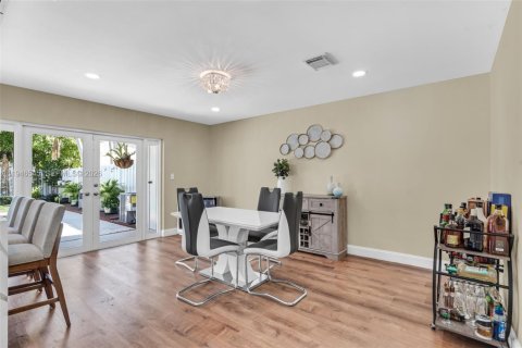 Casa en venta en Pembroke Pines, Florida, 3 dormitorios, 190.91 m2 № 2002658 - foto 11