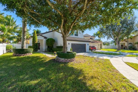 Casa en venta en Pembroke Pines, Florida, 3 dormitorios, 190.91 m2 № 2002658 - foto 4