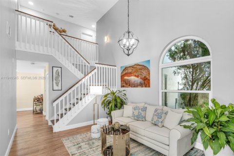 Casa en venta en Pembroke Pines, Florida, 3 dormitorios, 190.91 m2 № 2002658 - foto 18