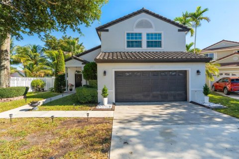 Casa en venta en Pembroke Pines, Florida, 3 dormitorios, 190.91 m2 № 2002658 - foto 3