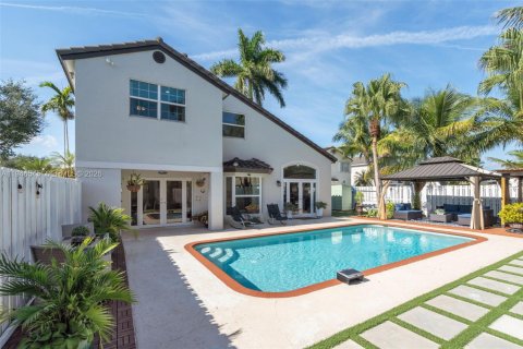 Casa en venta en Pembroke Pines, Florida, 3 dormitorios, 190.91 m2 № 2002658 - foto 5