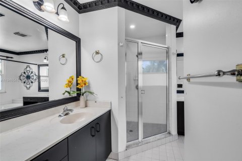 Casa en venta en Pembroke Pines, Florida, 3 dormitorios, 190.91 m2 № 2002658 - foto 24