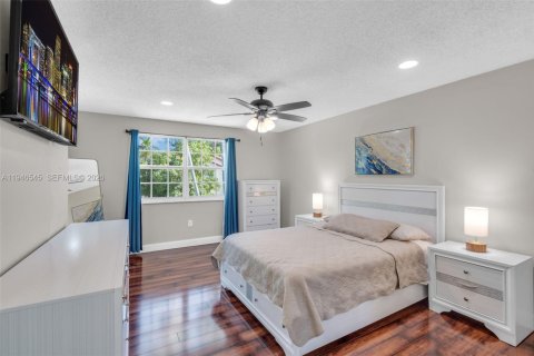 Casa en venta en Pembroke Pines, Florida, 3 dormitorios, 190.91 m2 № 2002658 - foto 21