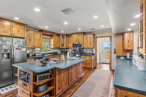 House in Sebring, Florida 5 bedrooms, 329.9 sq.m. № 2233480 - photo 9