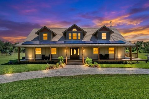 House in Sebring, Florida 5 bedrooms, 329.9 sq.m. № 2233480
