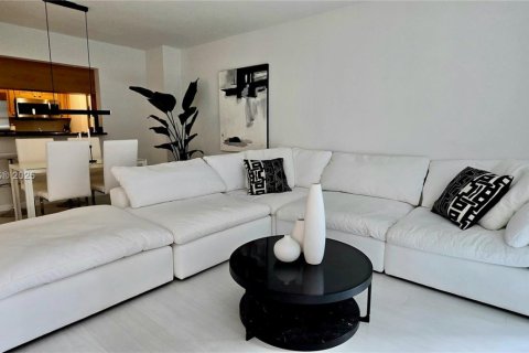 Condo in Fort Lauderdale, Florida, 1 bedroom  № 1750379 - photo 3