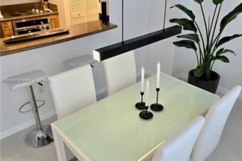 Condo in Fort Lauderdale, Florida, 1 bedroom  № 1750379 - photo 6