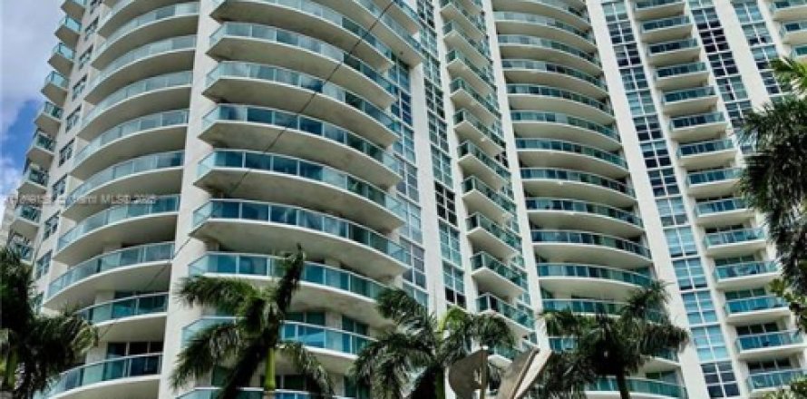 Condo in Fort Lauderdale, Florida, 1 bedroom  № 1750379