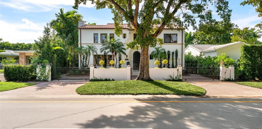 Casa en Miami Beach, Florida 5 dormitorios, 284.84 m2 № 1862067