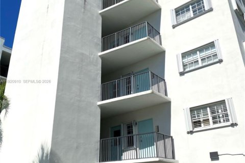 Condo in Key Biscayne, Florida, 2 bedrooms  № 1976990 - photo 22