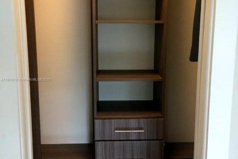 Condominio en alquiler en Key Biscayne, Florida, 2 dormitorios, 99.22 m2 № 1976990 - foto 10