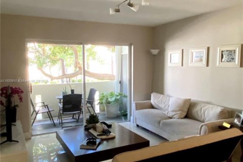 Condominio en alquiler en Key Biscayne, Florida, 2 dormitorios, 99.22 m2 № 1976990 - foto 5