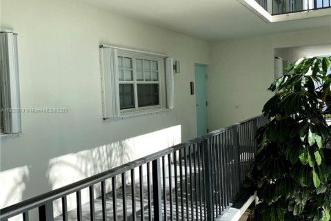 Condominio en alquiler en Key Biscayne, Florida, 2 dormitorios, 99.22 m2 № 1976990 - foto 17