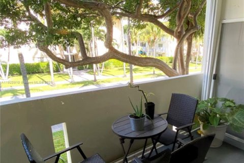 Condominio en alquiler en Key Biscayne, Florida, 2 dormitorios, 99.22 m2 № 1976990 - foto 8