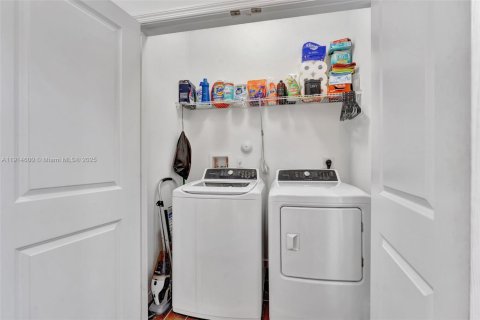 Купить таунхаус в Лодерхилл, Флорида 3 спальни, 138.98м2, № 1970093 - фото 19