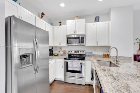 Купить таунхаус в Лодерхилл, Флорида 3 спальни, 138.98м2, № 1970093 - фото 5