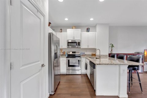 Купить таунхаус в Лодерхилл, Флорида 3 спальни, 138.98м2, № 1970093 - фото 6