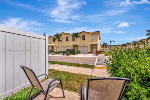 Купить таунхаус в Лодерхилл, Флорида 3 спальни, 138.98м2, № 1970093 - фото 22