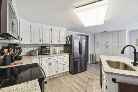 Casa en venta en Port Richey, Florida, 4 dormitorios, 294.41 m2 № 1904364 - foto 20