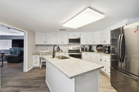 Casa en venta en Port Richey, Florida, 4 dormitorios, 294.41 m2 № 1904364 - foto 14