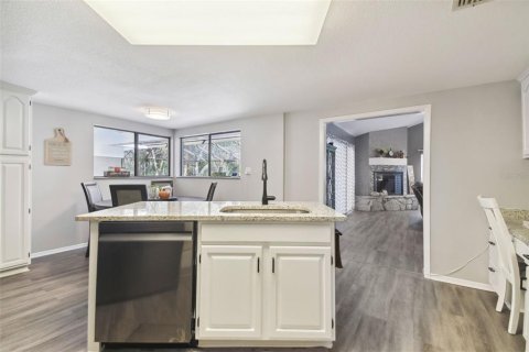 Casa en venta en Port Richey, Florida, 4 dormitorios, 294.41 m2 № 1904364 - foto 17