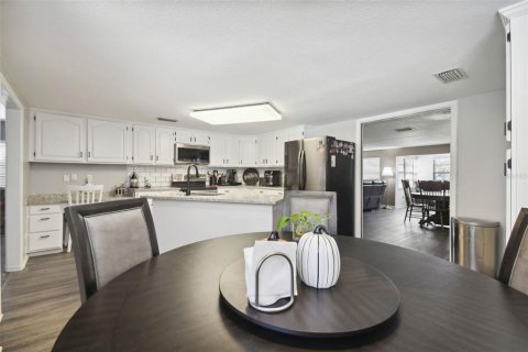 Casa en venta en Port Richey, Florida, 4 dormitorios, 294.41 m2 № 1904364 - foto 23