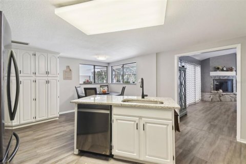 Casa en venta en Port Richey, Florida, 4 dormitorios, 294.41 m2 № 1904364 - foto 19