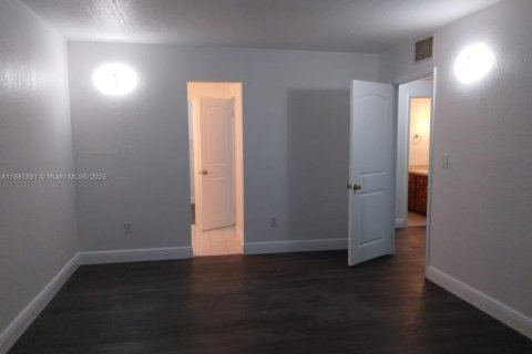 Copropriété à louer à Homestead, Floride: 2 chambres, 99.87 m2 № 1941787 - photo 3