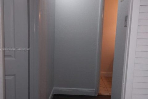 Copropriété à louer à Homestead, Floride: 2 chambres, 99.87 m2 № 1941787 - photo 8