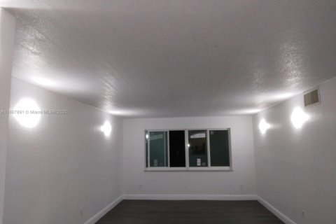 Copropriété à louer à Homestead, Floride: 2 chambres, 99.87 m2 № 1941787 - photo 2