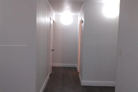 Copropriété à louer à Homestead, Floride: 2 chambres, 99.87 m2 № 1941787 - photo 9