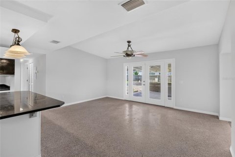 Villa ou maison à vendre à Saint Petersburg, Floride: 3 chambres, 173.91 m2 № 2216593 - photo 9