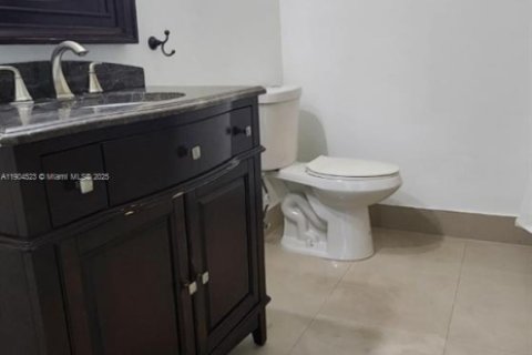 Townhouse in Davie, Florida 3 bedrooms, 155.15 sq.m. № 1954921 - photo 14