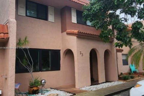 Townhouse in Davie, Florida 3 bedrooms, 155.15 sq.m. № 1954921 - photo 16