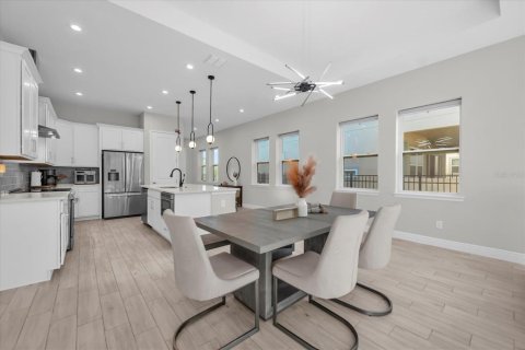 House in Orlando, Florida 4 bedrooms, 205.59 sq.m. № 1631408 - photo 11
